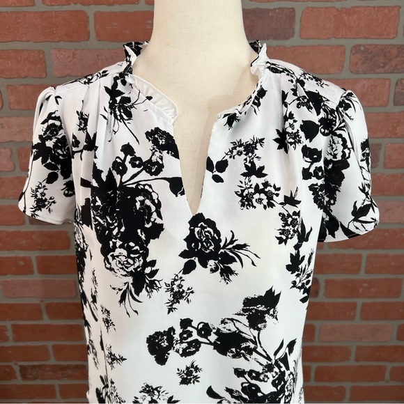 Black and White Short Sleeve Blouse | Small - Petite - Picture 7 of 10